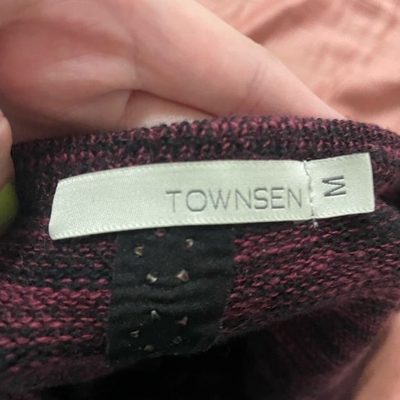 Townsen Grommet Top - Picture 3 of 4